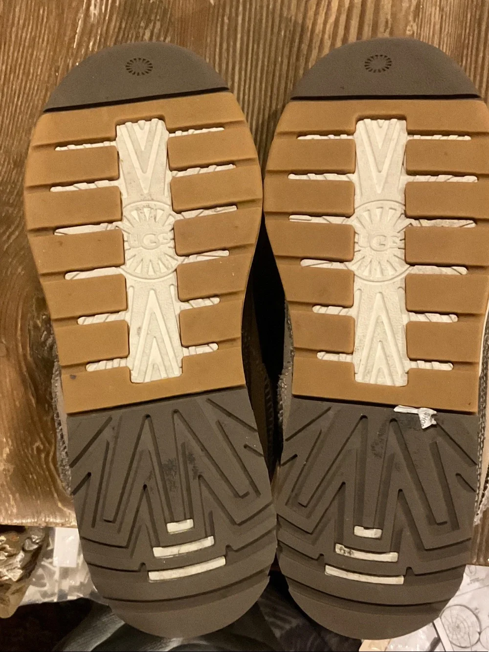 UGG casual athletic